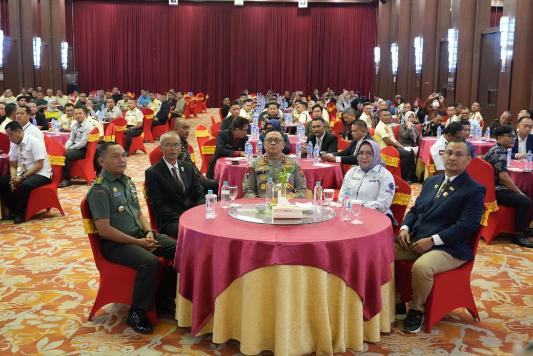 "Acara HUT Satpam ke-44 digelar meriah di Ballroom Hotel Novotel, Bandar Lampung, pada Rabu, 8 Januari 2025."