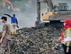 Wali Kota Bandar Lampung Tinjau Pemadaman Kebakaran di TPA Bakung