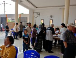 Warga Kelurahan Labuhan Ratu Antusias Datangi TPS Salurkan Suara pada Pemilu 2024