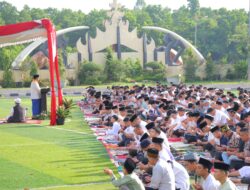 Polda Lampung Gelar Sholat Ied 1445 H, di Lapangan Minni Soccer