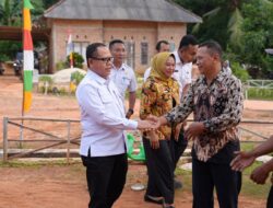 Bupati Mesuji Dr. Drs. Sulpakar, M.M. Mengunjungi Dan Memberikan Bantuan Kepada Korban Kebakaran