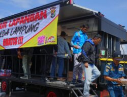 Satbrimob Polda Lampung Sediakan Layanan Makanan dan Minuman Bagi Para Pemudik