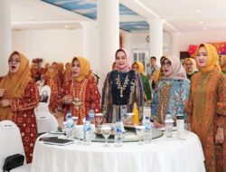 Ibu Riana Sari Arinal Hadiri Milad dan Halal Bihalal Idul Fitri 1445 H Perkumpulan Wanita Palembang Sumatera Selatan