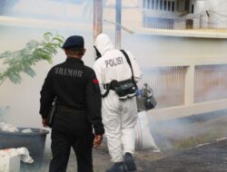 Brimob Polda Lampung Lakukan Penyemprotan Fogging Gratis Ke Ponpes