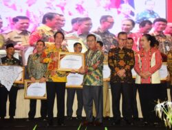 PEMERINTAH PROVINSI LAMPUNG RAIH PENGHARGAAN ANUBHAWA SASANA DESA/KELURAHAN DARI KEMENTERIAN HUKUM DAN HAK ASASI MANUSIA