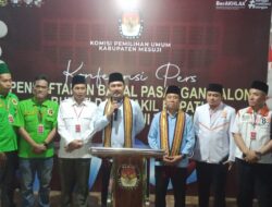 Pasangan Cabup – Cawabup Suprapto-Fuad Amrulloh Resmi Mendaftar di KPU Mesuji317