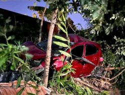 Sebuah Mobil Brio Tertabrak Kereta Di Kampung Baru Dekat Kampus Unila Bandar Lampung