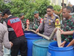 Wujudkan Sinergitas Polres Lamsel dan Kodim 0421/LS Bersama Pemkab Lamsel Bantu Warga Terdampak Kekeringan Air Bersih