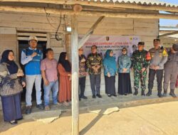 Peringati Hari Pelanggan Nasional PLN Serahkan Bantuan Listrik Gratis Masyarakat Pra Sejahtera di Kabupaten Pesisir Barat dan Mesuji Bersama Pj Gubernur Lampung