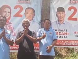 Tim Bela Budaya Ganti Banner Nanda -Anton Yang Dirusak OTK di Kecamatan Teluk Pandan