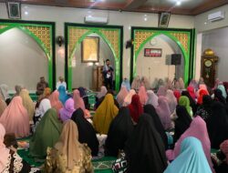 Ratusan ibu hadiri Tabligh Akbar, Agus Widodo motivasi Sukses dengan peduli korban banjir