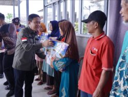 Tinjau Lokasi Terdampak Banjir di Ambarawa, Pj Bupati Pringsewu Serahkan Bantuan