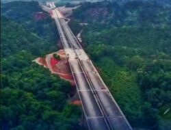 Panorama Yang Indah Saat Melewati Jembatan Tol  Padang – Pekanbaru6