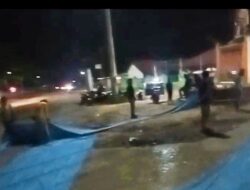 Wuah!!! Ada Apa Tugu Macan Dikelilingi Truk Mixer Milik Pemda Mesuji