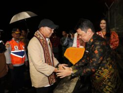Kembali ke Lampung Usai Ikuti Retreat di Akmil Magelang, Gubernur Rahmat Mirzani Djausal Disambut Plh Sekdaprov Firsada dan Ibu Wulan Sari Mirza di Bandara Raden Inten II