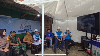 Gapai Berkah di Bulan Ramadhan, Donasi Pegawai PLN UID Lampung Nyalakan Sambungan Listrik Gratis