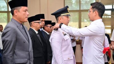 Bupati Egi Melantik 13 Pejabat di Aula Rajabasa