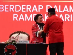 Pertemuan Megawati dan Hasto di Kongres PDIP