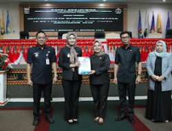 Raperda Perubahan APBD 2025 Diserahkan ke DPRD Lampung