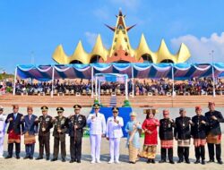 Ukir Sejarah Baru! Bupati Egi Pimpin Detik-Detik Proklamasi HUT ke-80 RI di Menara Siger, Selat Sunda Jadi Saksi Abadi