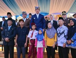 Aksi Heroik Raihan, Bocah SD Penyelamat Merah Putih Dapat Hadiah Istimewa dari Bupati Egi: Beasiswa hingga Tabungan Pendidikan!