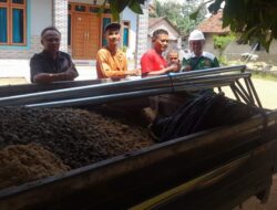 PT. Cahya Bagus Mandiri Salurkan Bantuan CSR Penerangan Jalan di Desa Rejomulyo