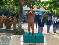 Ketua IWO Azohirri Jadi Pembina Upacara Bendera di SMA I Sukadana