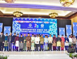 Gubernur Mirza Terima Anugerah Tun Perak dari Dunia Melayu Dunia Islam (DMDI) yang diikuti oleh 18 Negara.