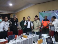 Antisipiasi Potensi Cuaca Ekstrem, Gubernur Lampung Rahmat Mirzani Djausal Tinjau Posko Operasi Modifikasi Cuaca di Bandara Raden Inten II