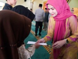 Bupati Pesawaran Hadiri Safari Ramadan di Way Khilau dan Way Lima