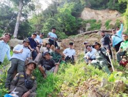Longsor Gunung Rajabasa: Bupati Egi Naik 3 Km, Tanam Pohon Cegah Bencana Susulan