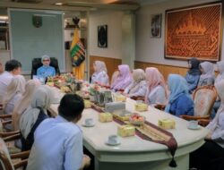 Wagub Jihan Luncurkan Buku “Muatan Apel Tematik” untuk Perlindungan Anak di Sekolah