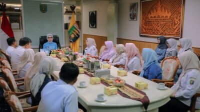 Wagub Jihan Luncurkan Buku “Muatan Apel Tematik” untuk Perlindungan Anak di Sekolah