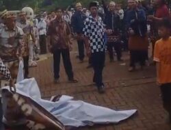 Kecewa Kunjungan Jokowi Batal, Panitia Luapkan Kekecewaan dengan Merobek Baliho Sambutan