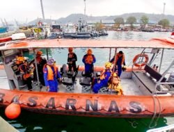 Polda Lampung Perkuat Pencarian 5 Wartawan dan 3 Kru Kapal yang Hilang Kontak di Selat Sunda